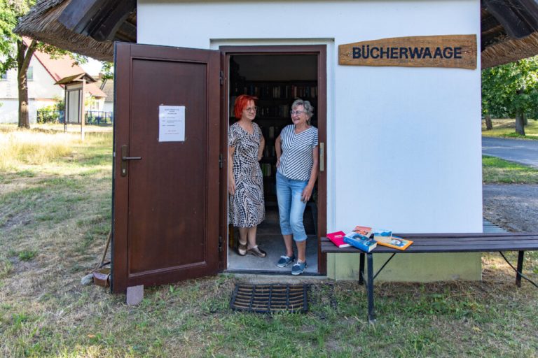Stradower Bücherwaage